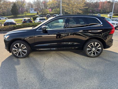 Used 2022 Volvo XC60 B5 Momentum w/ Advanced Package image 3
