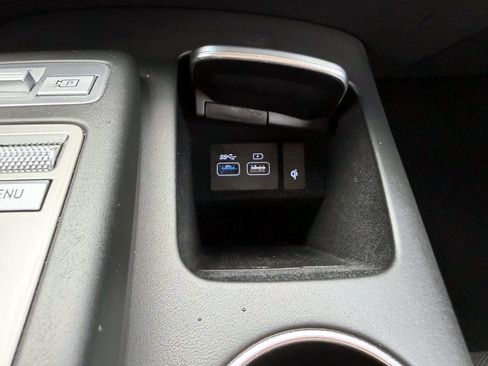 Certified 2025 Genesis GV70 2.5T AWD/4WD image 23
