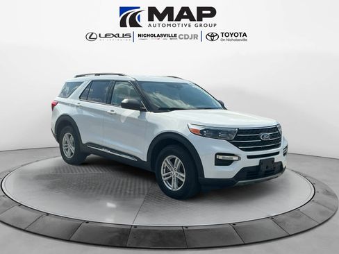 Used 2023 Ford Explorer XLT w/ Equipment Group 202A AWD/4WD image 7