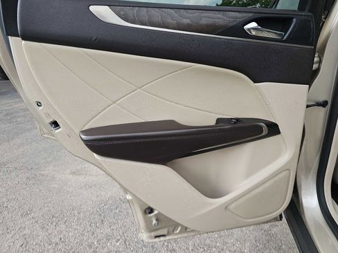 Used 2017 Lincoln MKC Reserve w/ Lincoln MKC Climate Package image 43