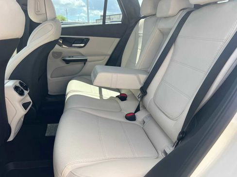 Used 2026 Mercedes-Benz GLC 300 4MATIC image 29
