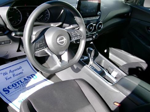 Used 2024 Nissan Sentra SV FWD image 12