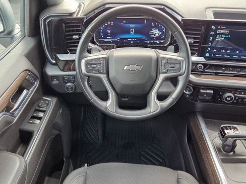 Used 2022 Chevrolet Silverado 1500 LT Trail Boss w/ Convenience Package II image 11