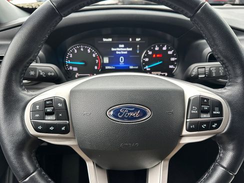 Used 2022 Ford Explorer XLT w/ Equipment Group 202A image 25