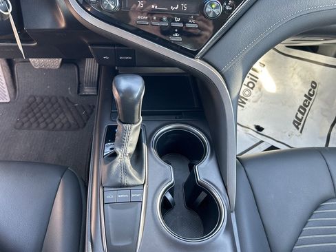 Used 2024 Toyota Camry SE image 22