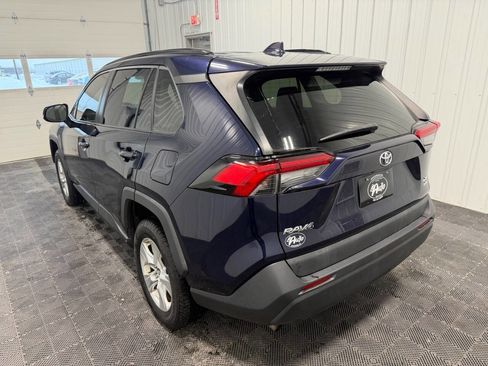 Used 2019 Toyota RAV4 XLE image 4