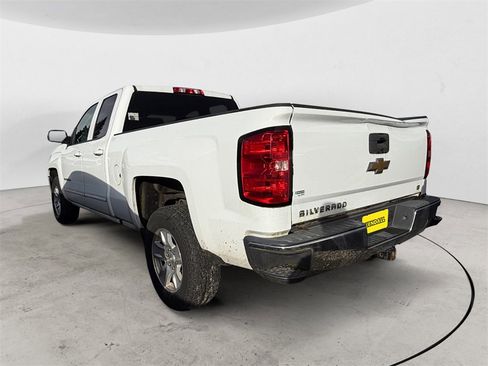 Used 2018 Chevrolet Silverado 1500 LT image 2