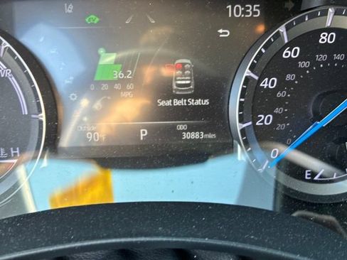 Used 2022 Toyota Highlander XLE AWD/4WD image 10