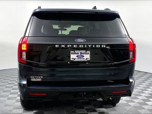 Used 2025 Ford Expedition Active AWD/4WD image 4