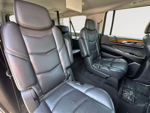Used 2020 Cadillac Escalade ESV Premium Luxury AWD/4WD image 29