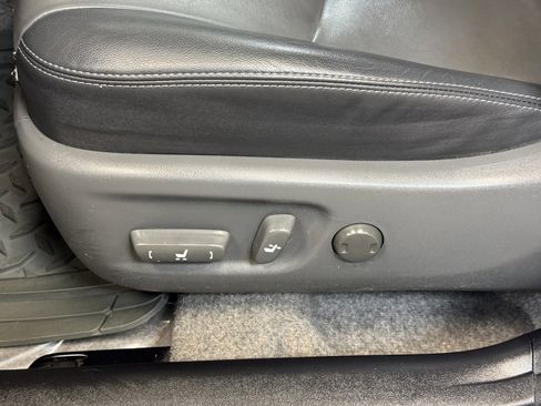 Used 2013 Toyota Prius Four image 10