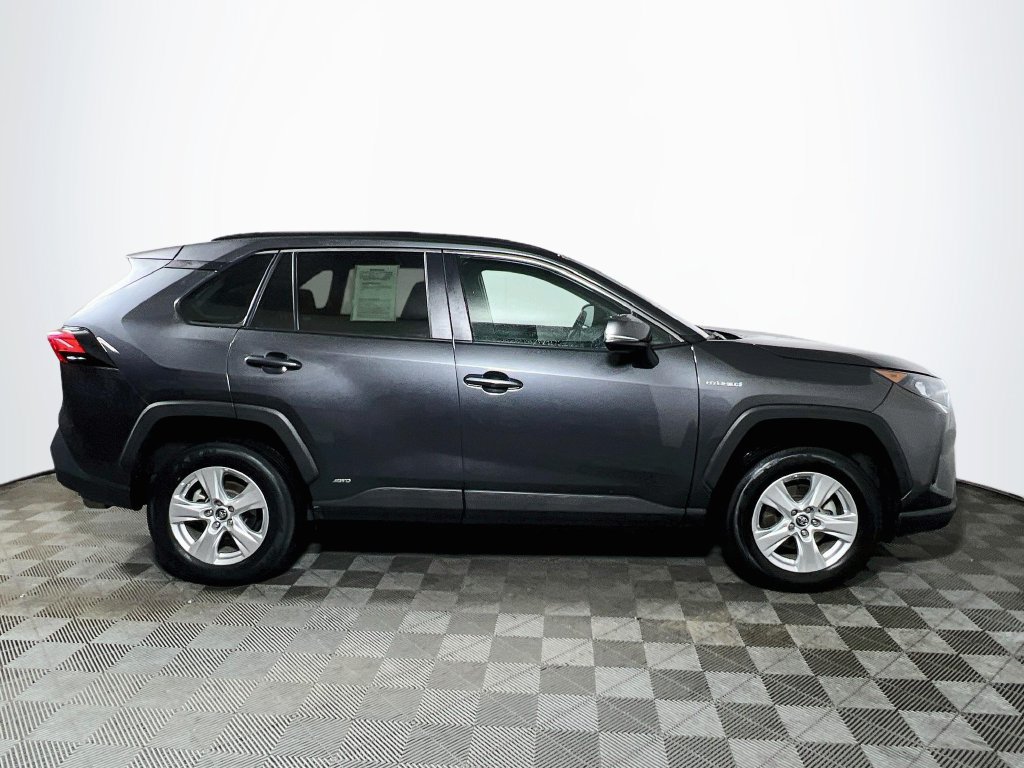 Used 2020 Toyota RAV4 LE w/ Carpet Mat Package AWD/4WD image 8