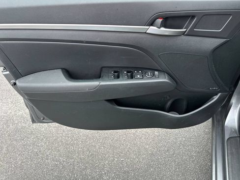Used 2019 Hyundai Elantra Limited w/ Cargo Package FWD image 10