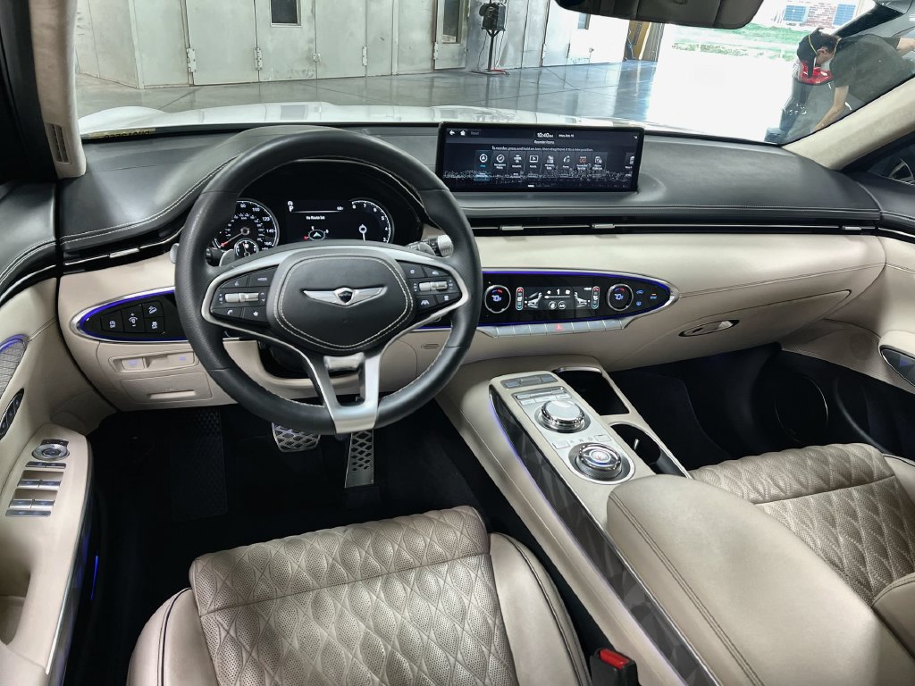 Used 2024 Genesis GV70 3.5T Sport w/ Sport Advanced Package AWD/4WD image 19
