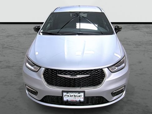 New 2026 Chrysler Pacifica Select image 6