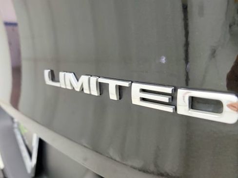 Used 2015 Jeep Cherokee Limited w/ Trailer Tow Group FWD image 33