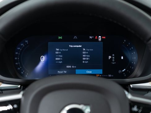 New 2026 Volvo XC60 B5 Plus w/ Climate Package image 18