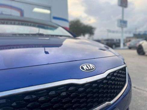 Used 2017 Kia Forte LX FWD image 8