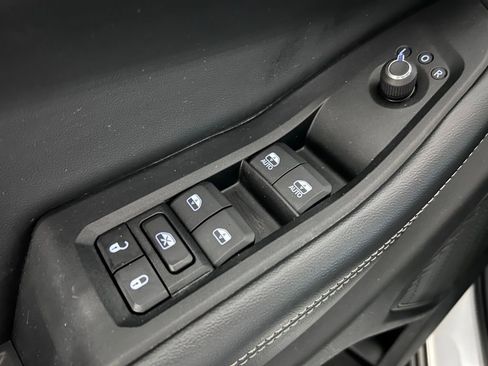 Used 2023 Jeep Grand Cherokee L Laredo image 5