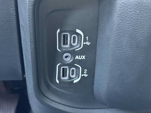 Used 2022 RAM 1500 Big Horn AWD/4WD image 30