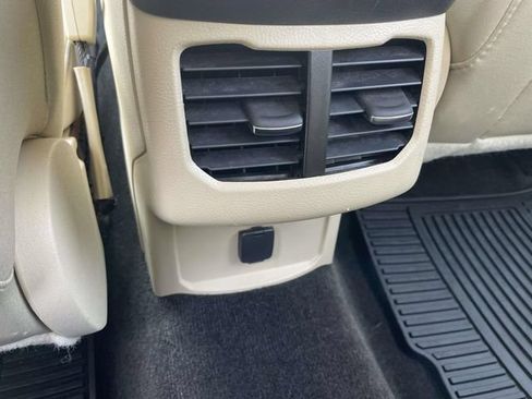 Used 2016 Ford Fusion SE FWD image 15