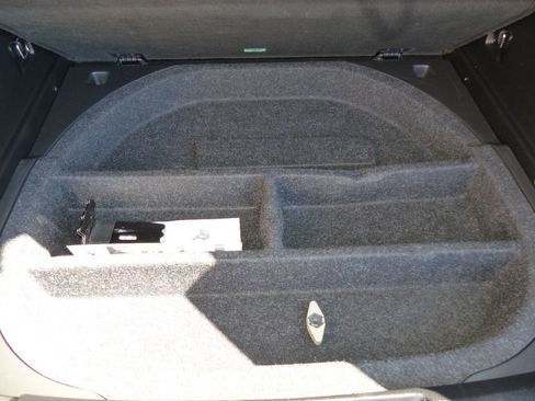 Used 2016 Jeep Cherokee Sport image 28