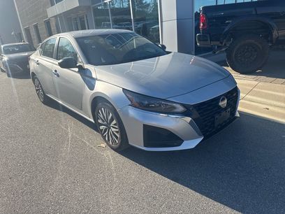 Used 2024 Nissan Altima 2.5 SV