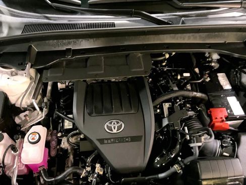 Used 2024 Toyota Grand Highlander AWD image 33