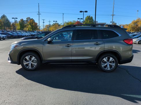 Used 2023 Subaru Ascent Premium w/ Convenience Package image 7