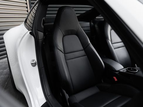Certified 2022 Porsche 911 Carrera w/ Premium Package RWD image 35