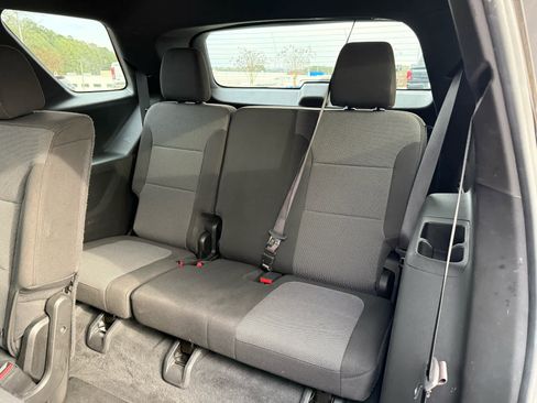 Used 2023 Chevrolet Traverse LT image 29
