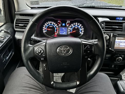 Used 2019 Toyota 4Runner TRD Off-Road image 18