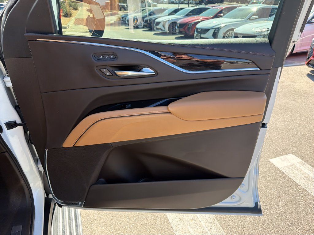 Used 2021 Cadillac Escalade ESV Premium Luxury w/ Driver Assist Tech Package RWD image 35