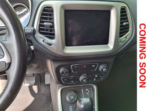 Used 2019 Jeep Compass Latitude w/ Popular Equipment Group AWD/4WD image 14