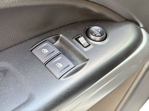 Used 2022 Chevrolet Colorado LT AWD/4WD image 20