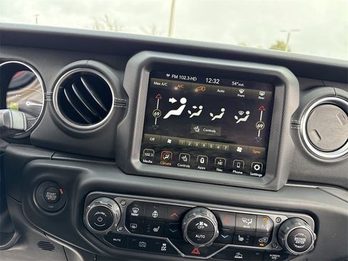 Used 2022 Jeep Wrangler Unlimited Sahara w/ Cold Weather Group image 22