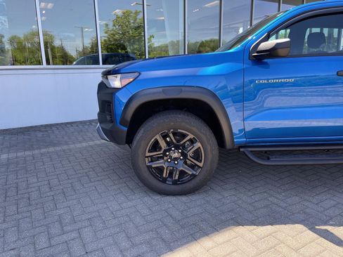 Used 2023 Chevrolet Colorado Trail Boss w/ LPO, Skid Plate Package AWD/4WD image 9