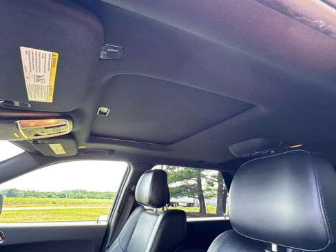 Used 2019 Dodge Durango R/T w/ Technology Group AWD/4WD image 21