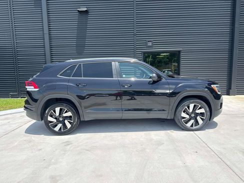 Used 2025 Volkswagen Atlas Cross Sport SE FWD image 10