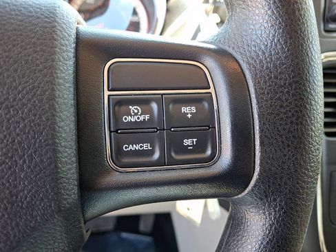 Certified 2018 Dodge Grand Caravan SE w/ UConnect Hands-Free Group FWD image 22