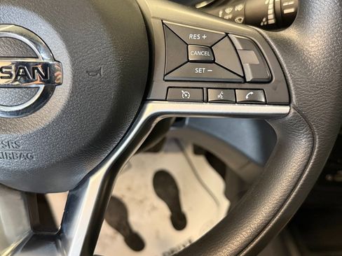 Used 2021 Nissan Rogue Sport S image 11