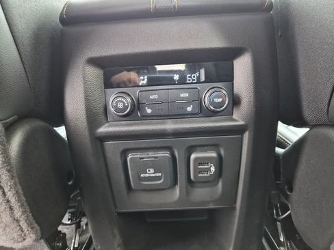 Used 2021 Chevrolet Traverse Premier FWD image 48