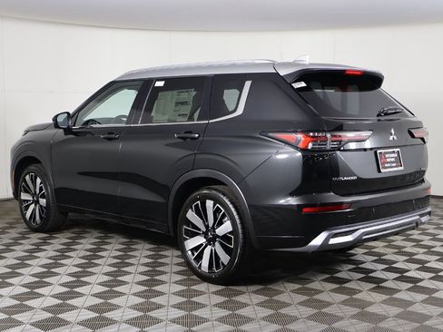 New 2025 Mitsubishi Outlander AWD image 13