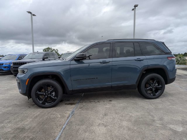 New 2027 Jeep Grand Cherokee Limited w/ Limited Altitude Package RWD image 7
