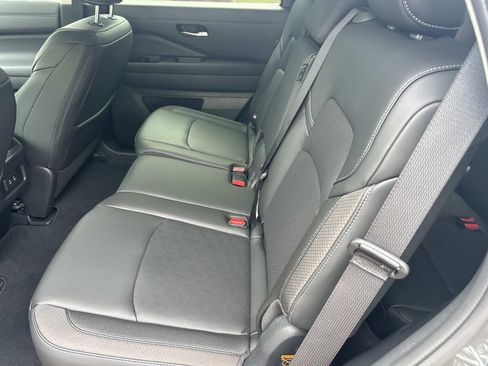 New 2026 Nissan Pathfinder SL FWD image 22