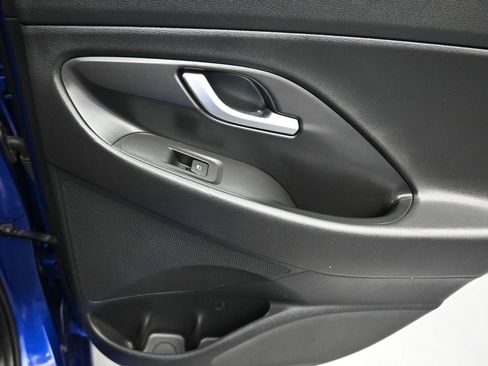 Used 2018 Hyundai Elantra GT image 33