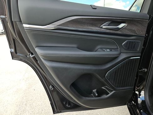 New 2025 Jeep Grand Cherokee Overland w/ Luxury Tech Group IV image 14