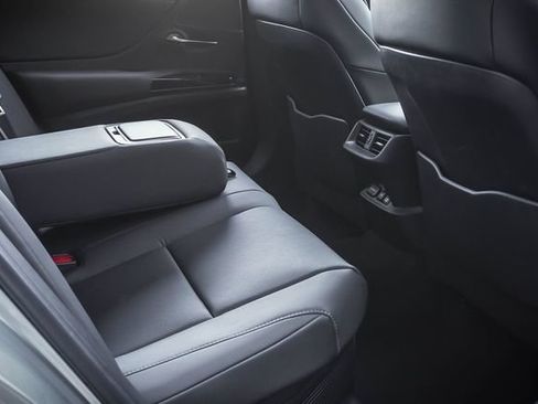 Used 2025 Lexus ES 300h w/ Premium Package FWD image 24
