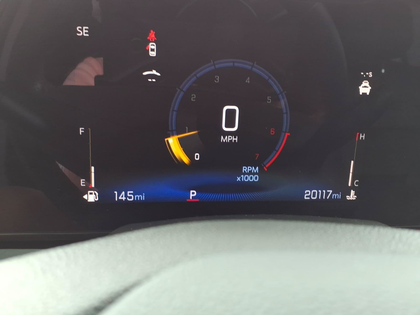 Used 2025 Chevrolet Trax RS w/ Sunroof Package FWD image 8