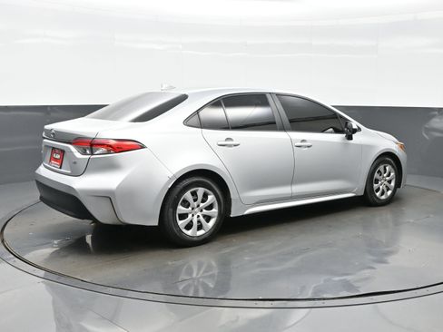 Used 2024 Toyota Corolla LE FWD image 6